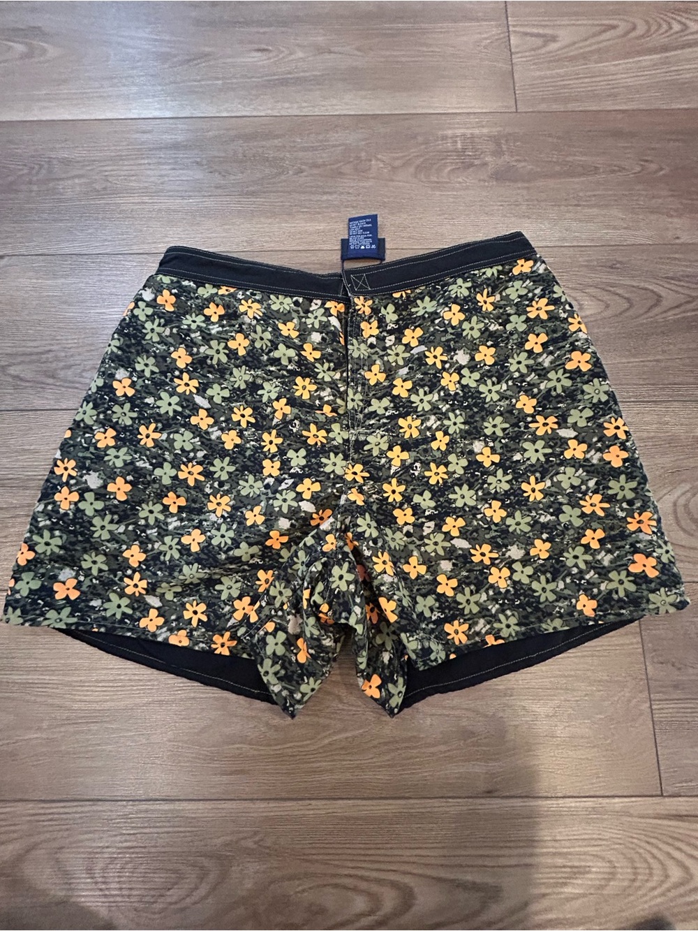 NWOT Catalina Reversible Swim Shorts Floral Daisy Black Size L 12/14